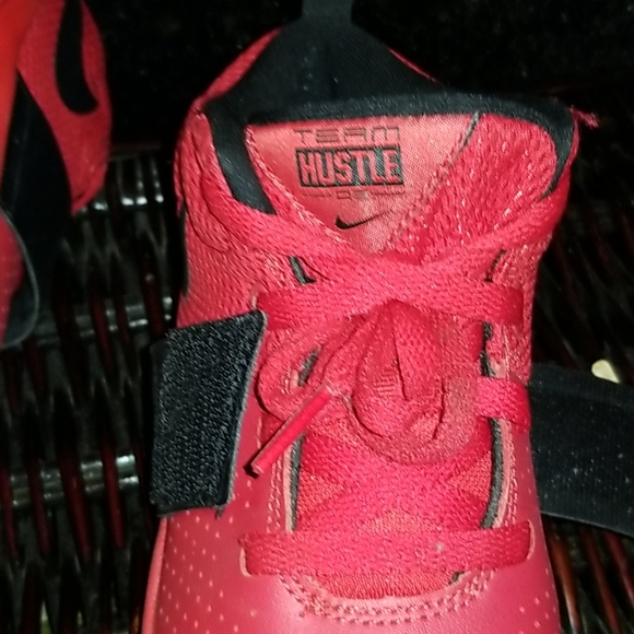 NIKE TEAM HUSTLE - Picture 5 of 6